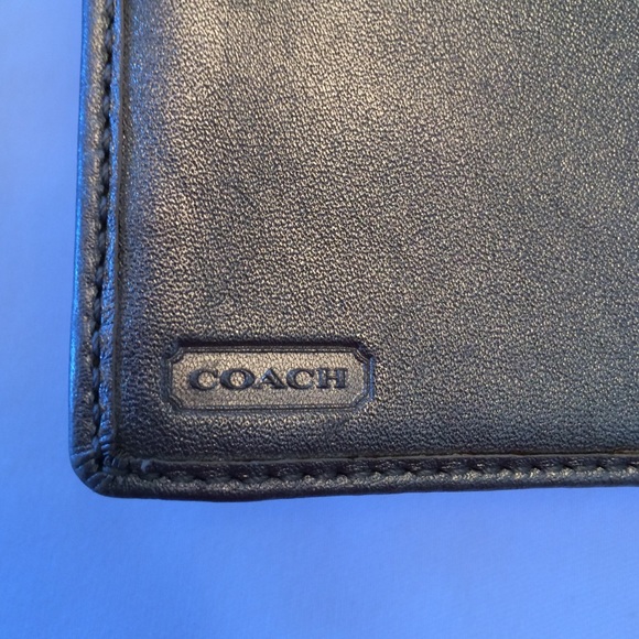 !!FINAL PRICE!!  Coach Silver Wallet - Picture 4 of 4